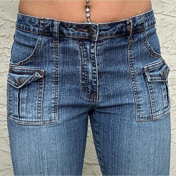 Y2k Platinum Push Capris with Button Details - Picture 10 of 10